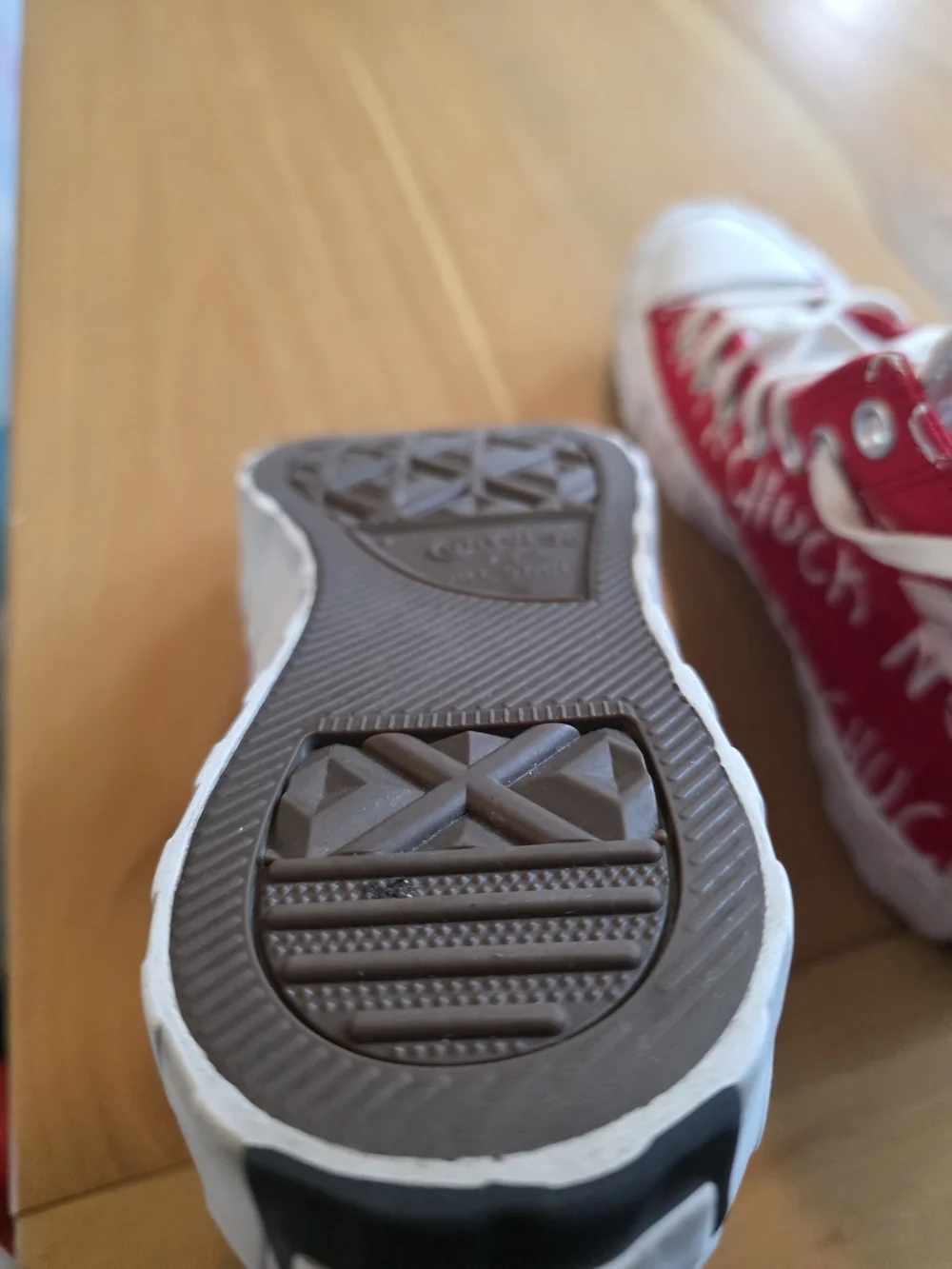 Converse All-Star Size 6Y Chuck Red White Shoes  Sneakers